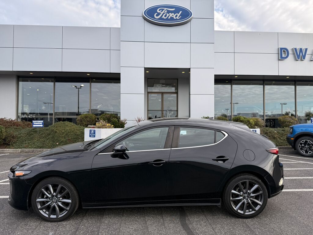 2019 Mazda Mazda3 Preferred photo 3