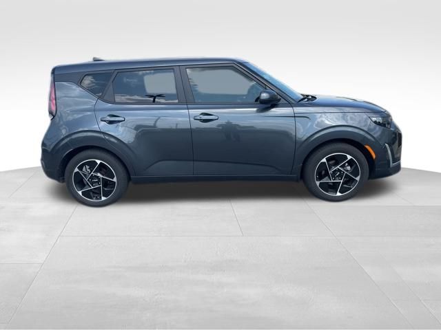 2024 Kia Soul EX photo 2
