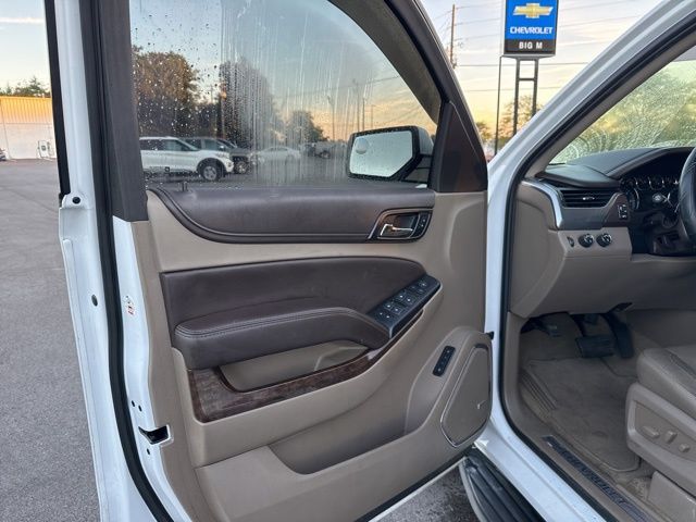 2018 Chevrolet Suburban LT photo 10