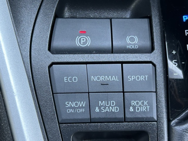 2023 Toyota RAV4 XLE photo 27