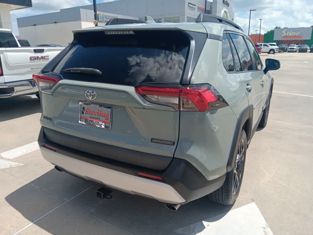 2019 Toyota RAV4 Adventure photo 2