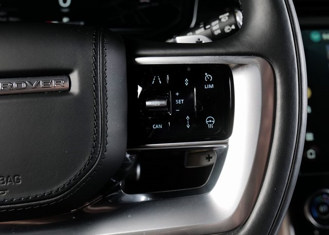 2023 Land Rover Range Rover SE photo 16