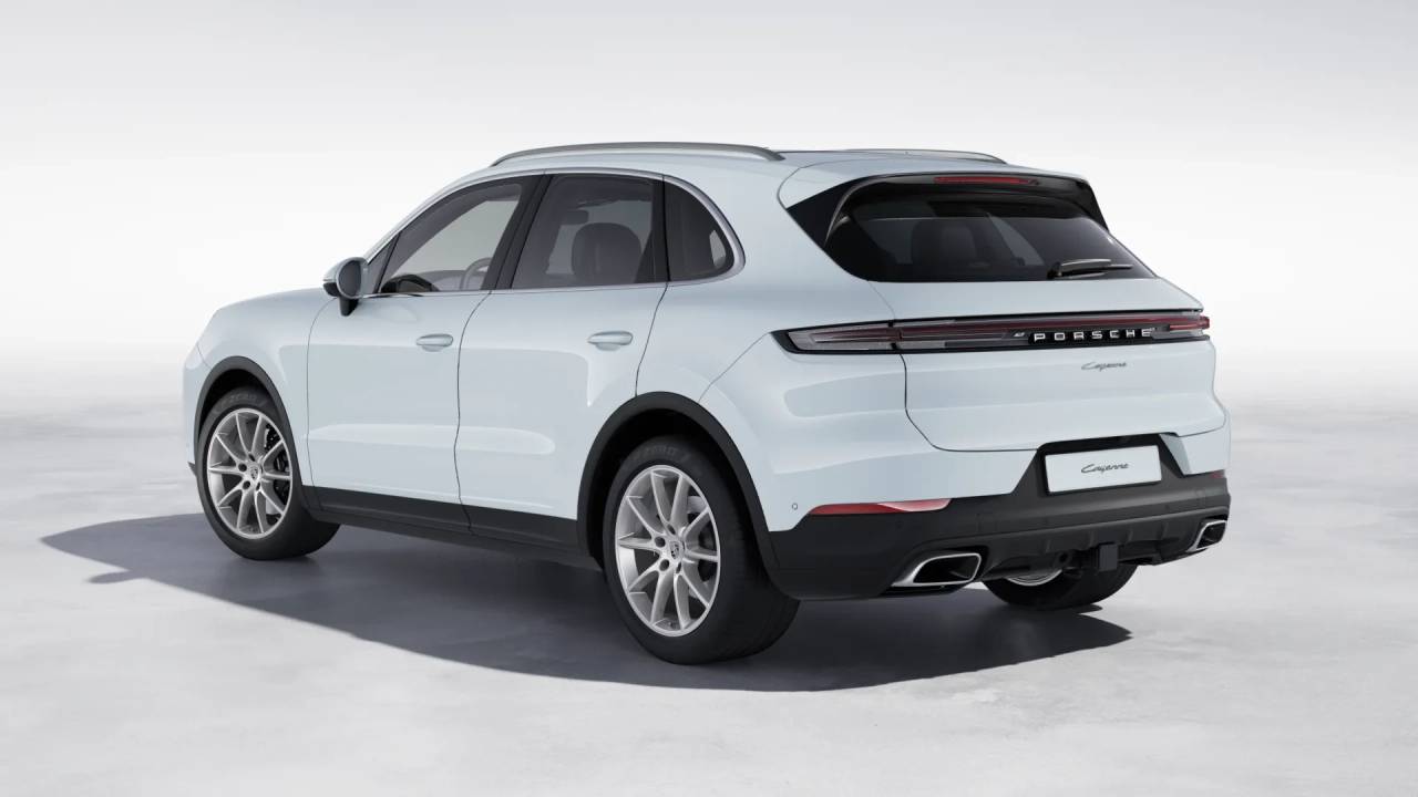 2026 Porsche Cayenne photo 3