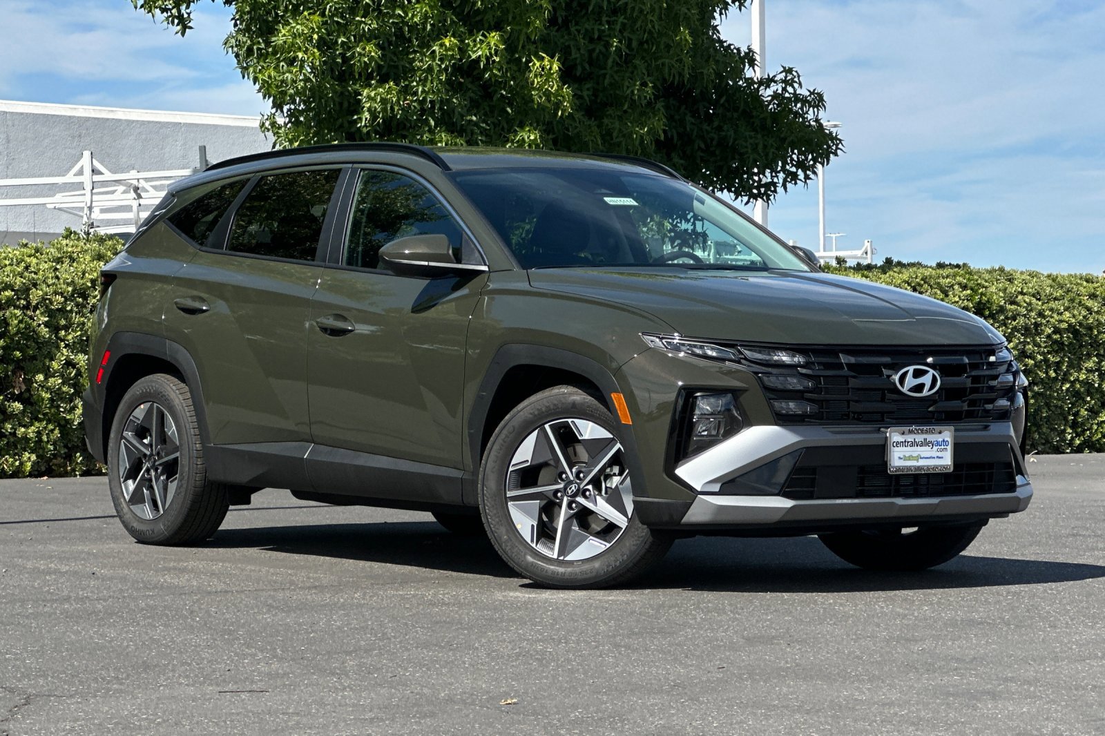 2025 Hyundai Tucson SEL photo 2