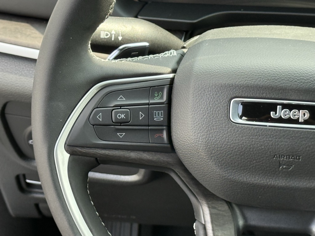 2025 Jeep Grand Cherokee Limited photo 20