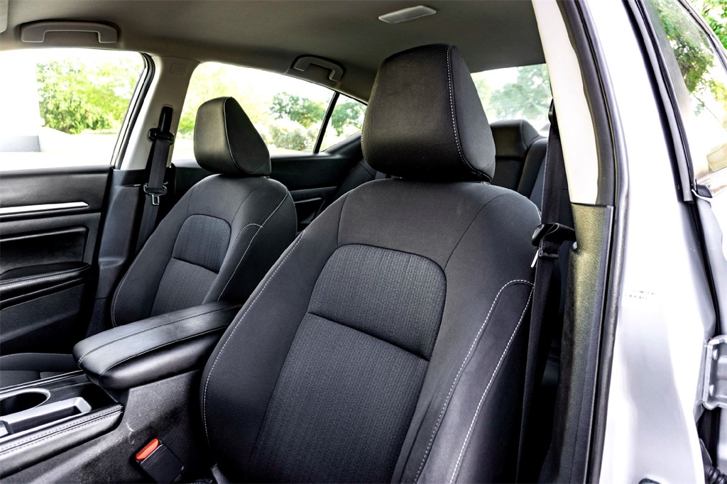 2023 Nissan Altima 2.5 SV photo 13