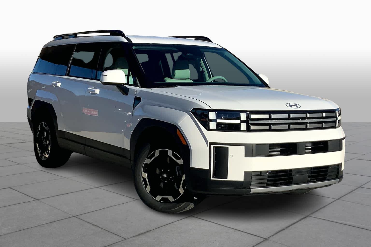 2025 Hyundai Santa Fe SEL photo 2