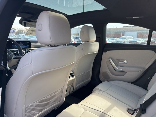 2025 Mercedes Benz CLA 250 4MATIC photo 4