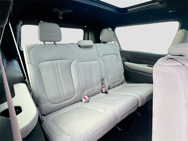 2025 Jeep Wagoneer L Series I photo 22