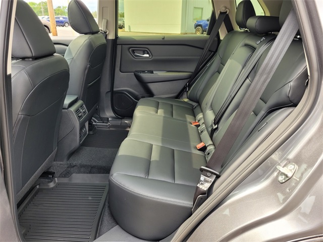 2025 Nissan Rogue SL photo 6