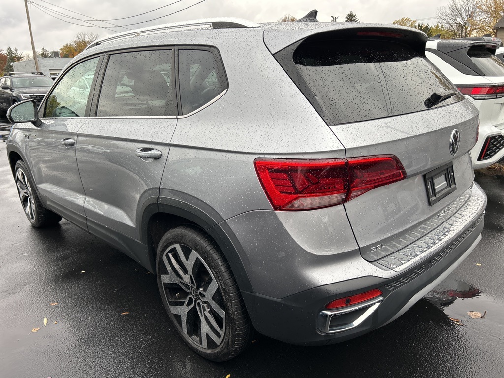 2023 Volkswagen Taos SEL photo 4