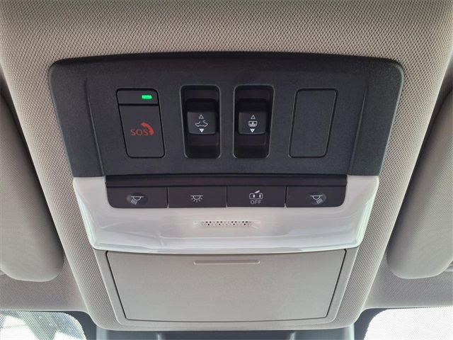 2023 Nissan Rogue Platinum photo 12
