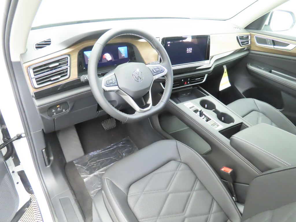 2026 Volkswagen Atlas SE photo 9
