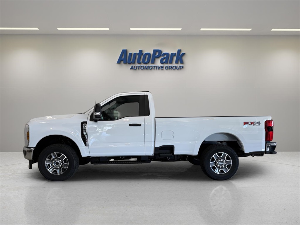2025 Ford F-250 XLT photo 3