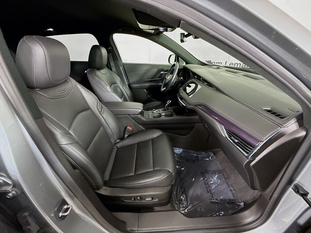 2023 Cadillac XT4 Luxury photo 25