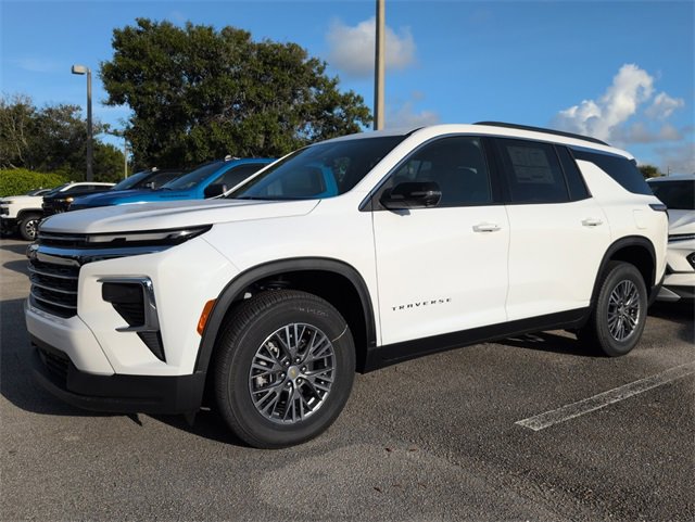 2025 Chevrolet Traverse photo 3