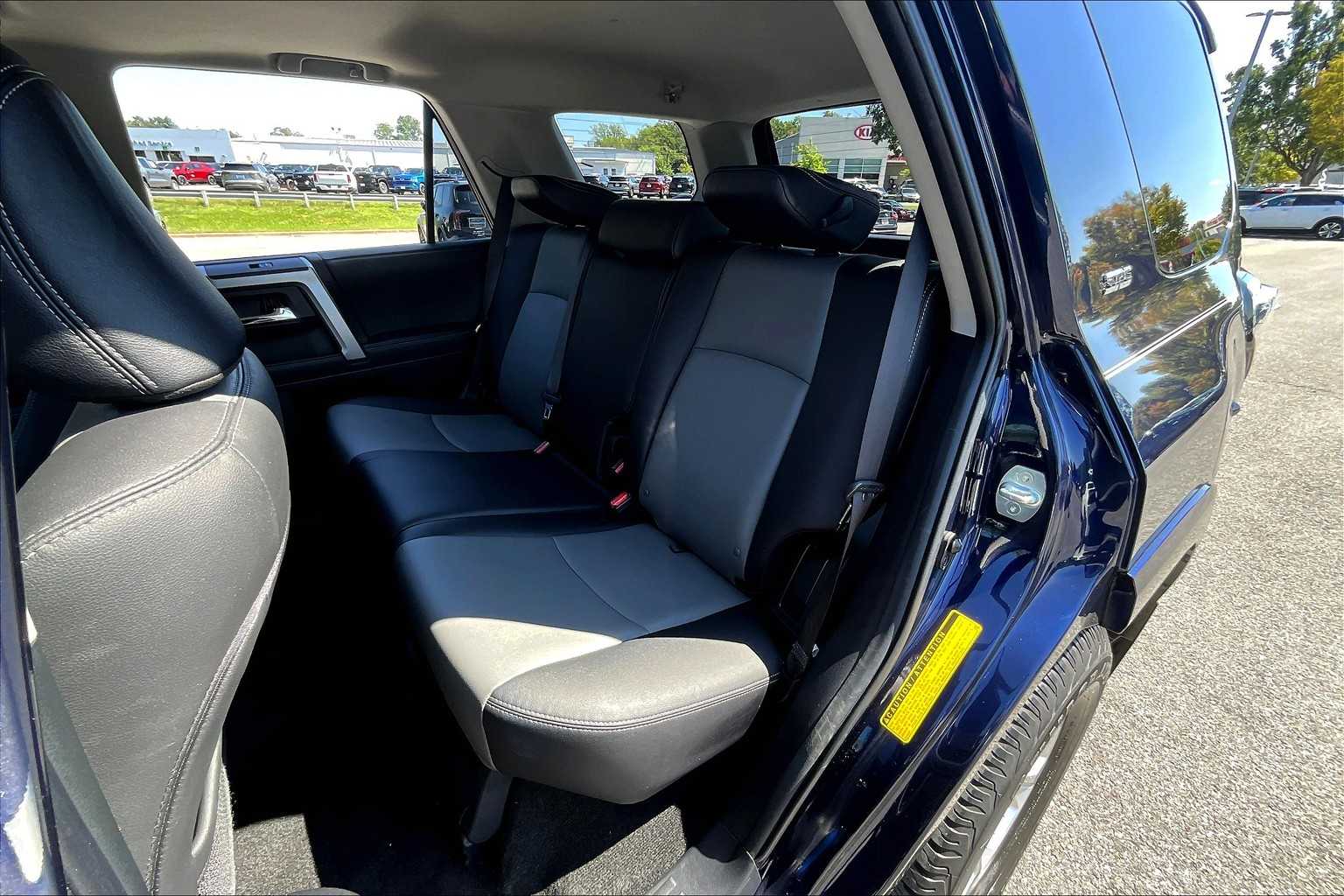 2021 Toyota 4Runner SR5 Premium photo 19