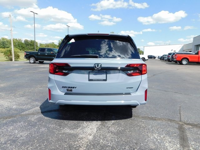 2026 Honda Odyssey photo 3