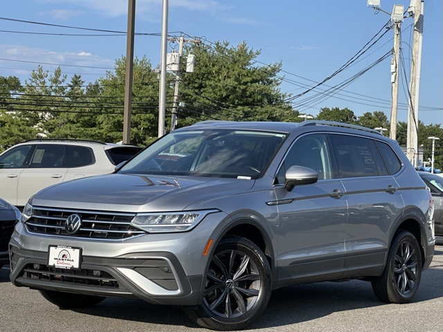2022 Volkswagen Tiguan SE photo 3
