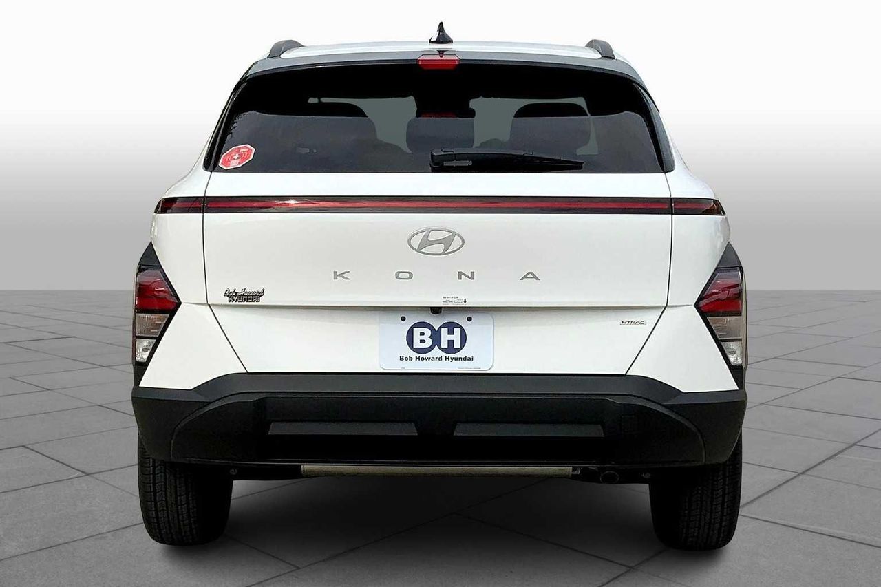 2026 Hyundai Kona SEL photo 3