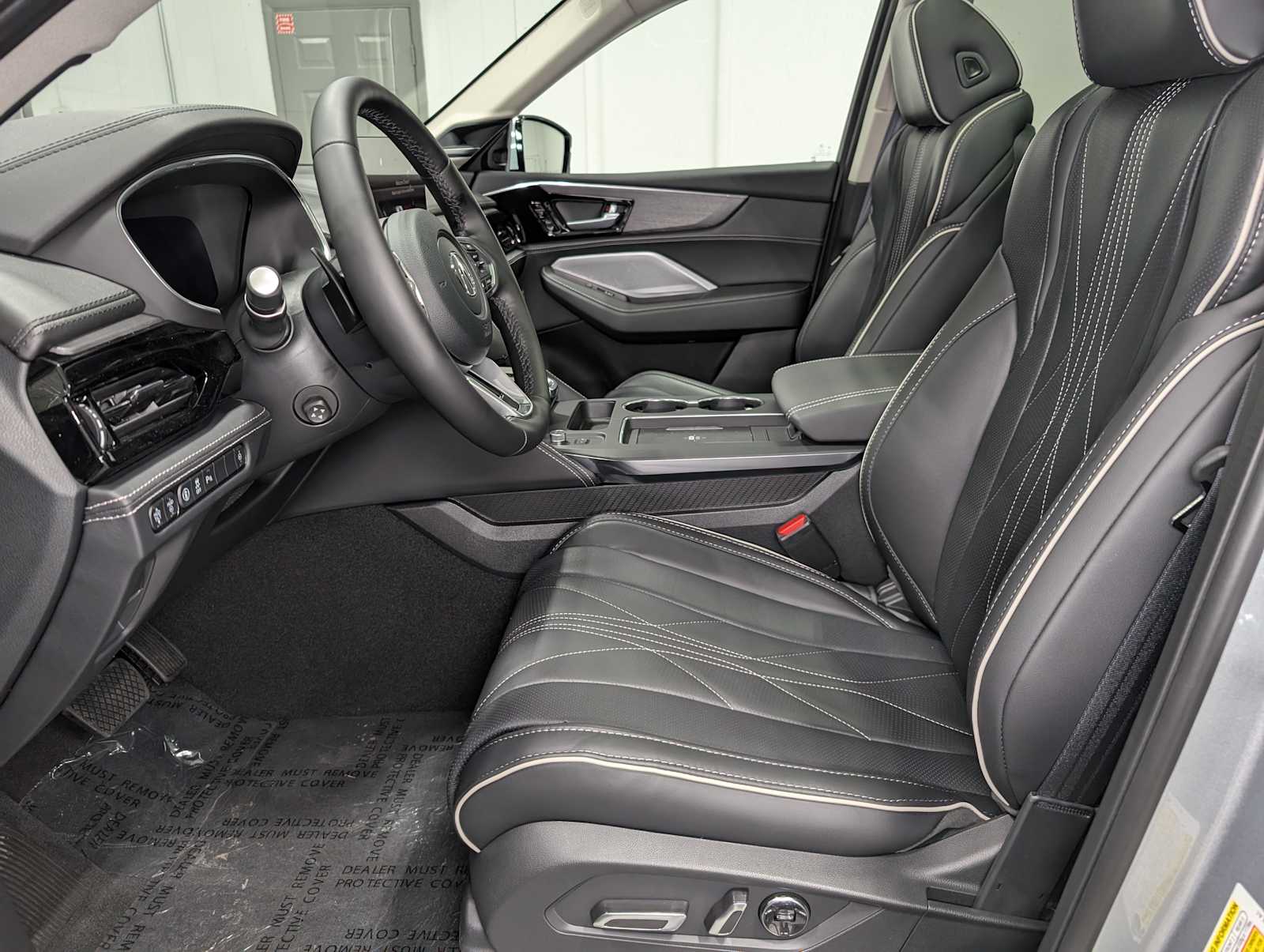 2026 Acura MDX SH-AWD Advance photo 4
