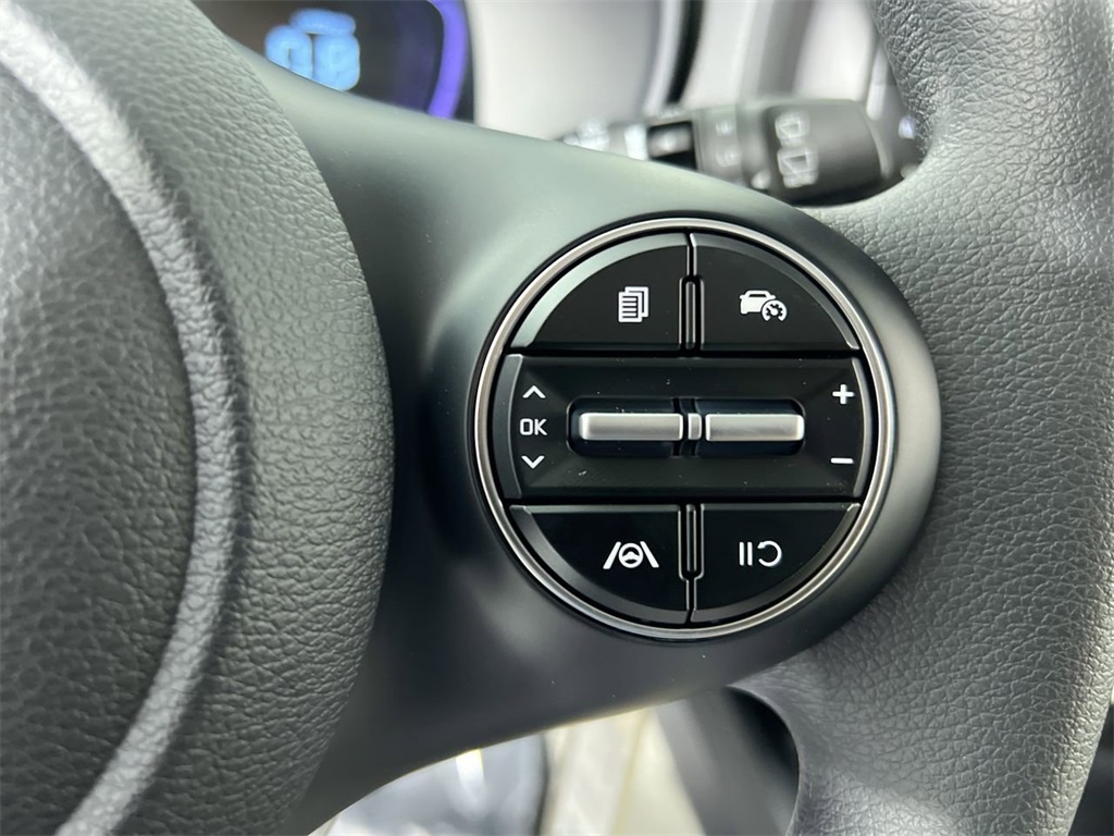 2025 Kia Soul LX S photo 16