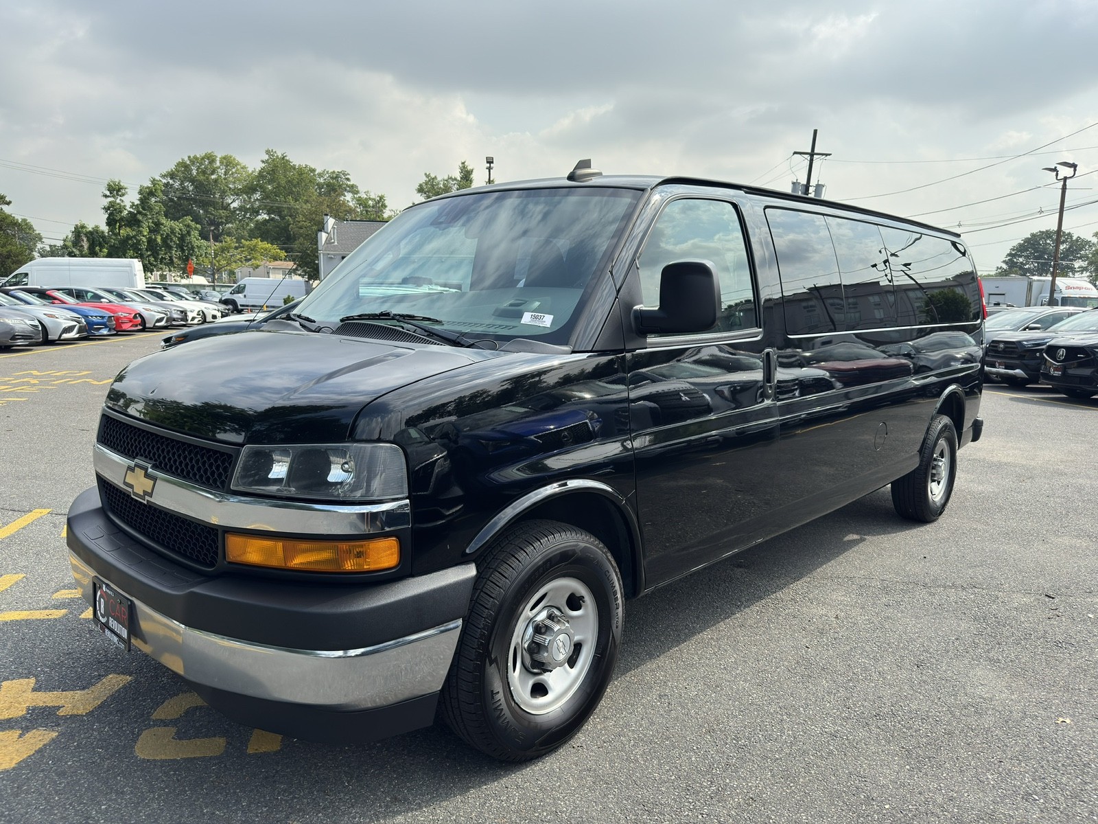2020 Chevrolet Express Passenger LT 3500 photo 2