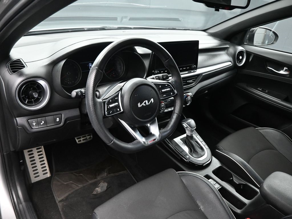 2023 Kia Forte GT-Line photo 13