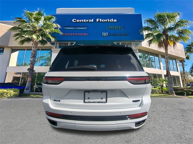 2025 Jeep Grand Cherokee Summit photo 3