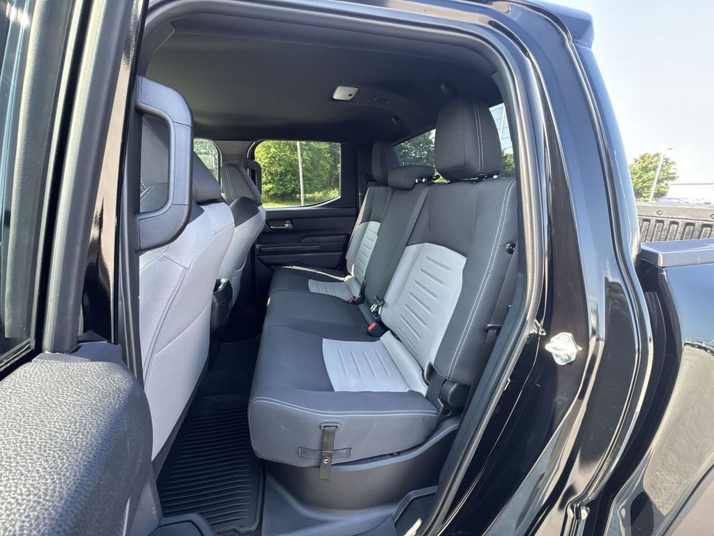 2025 Toyota Tacoma TRD Off-Road photo 23
