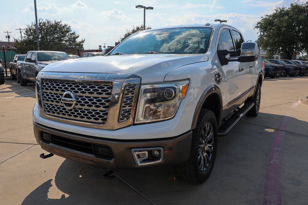 2016 Nissan Titan Platinum Reserve photo 6