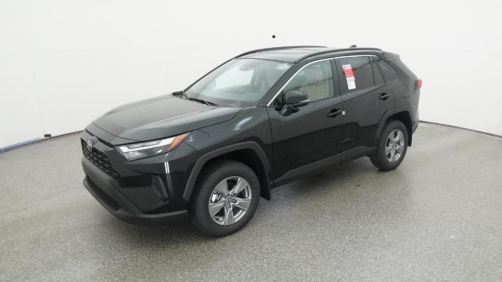 2025 Toyota RAV4 XLE's photo