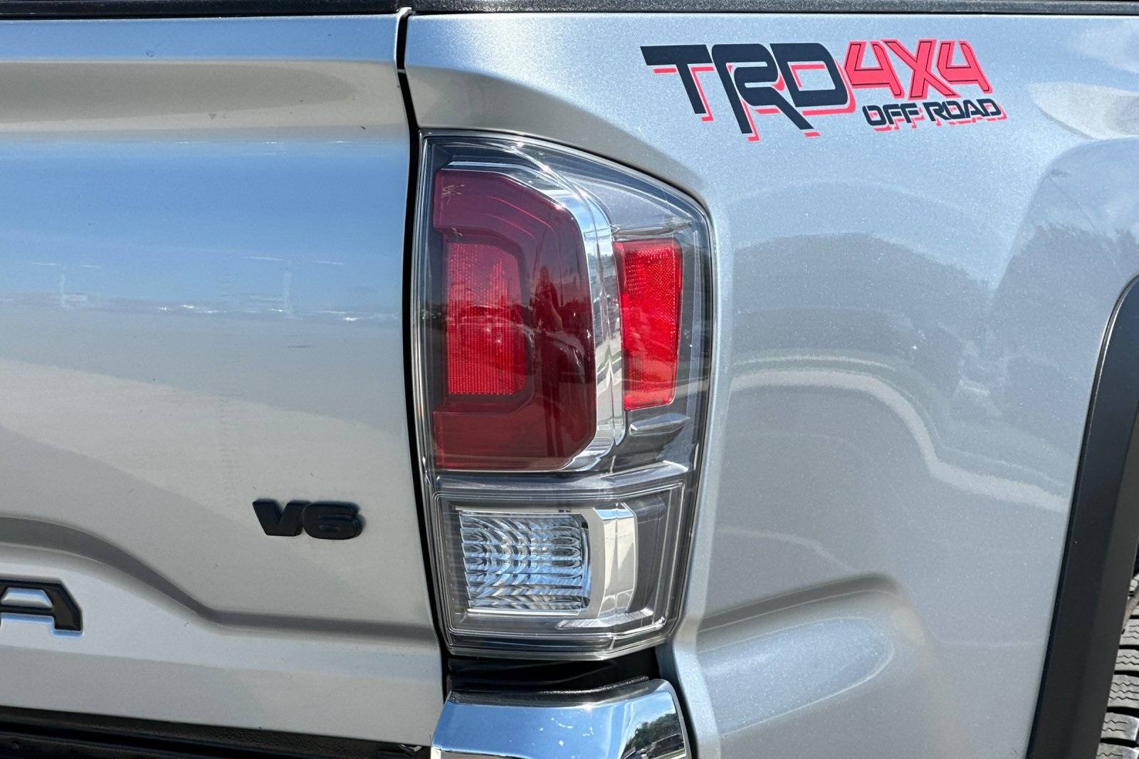 2022 Toyota Tacoma TRD Off-Road V6 photo 24