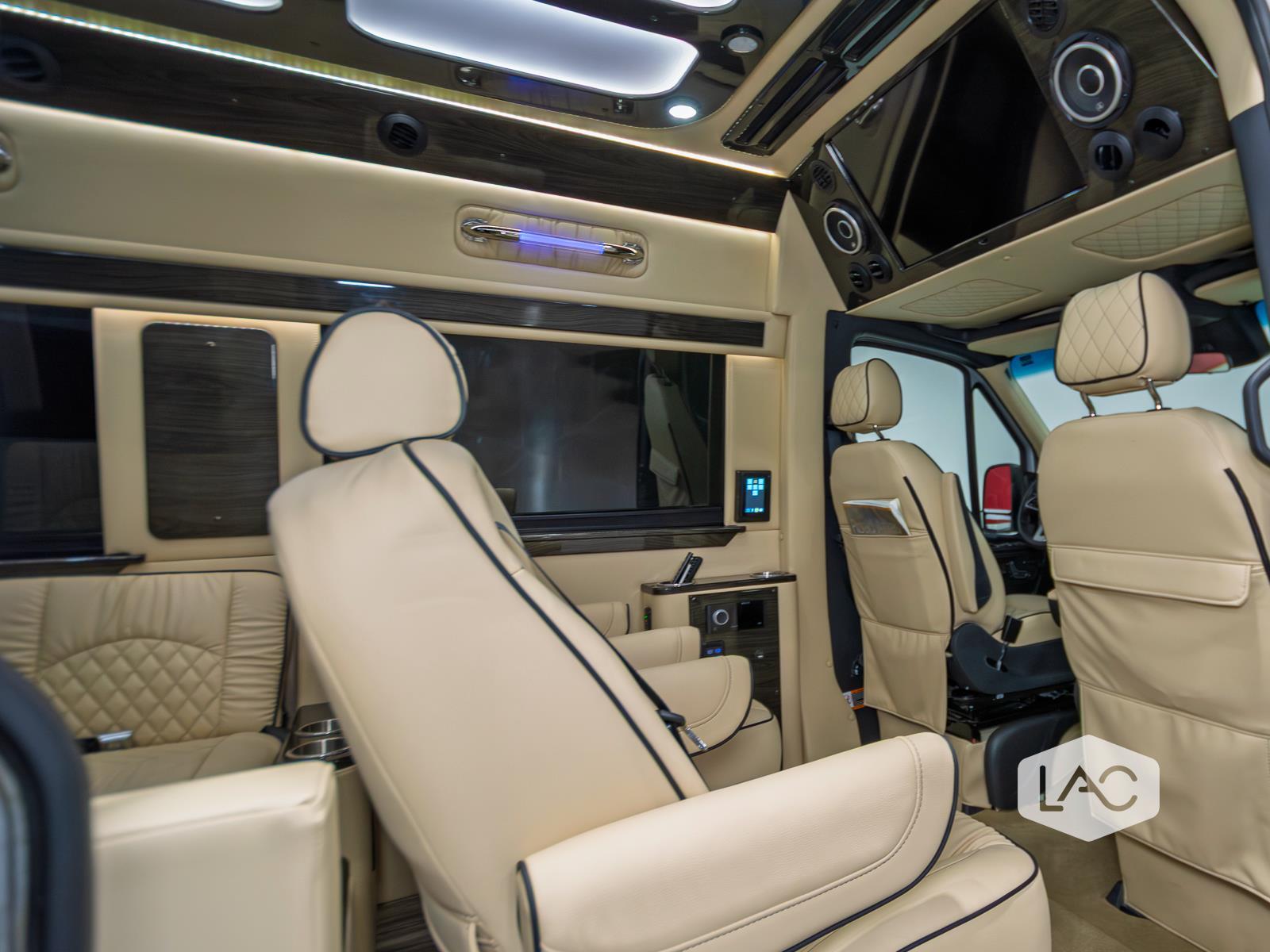 2022 Mercedes Benz Sprinter Cargo Van photo 5