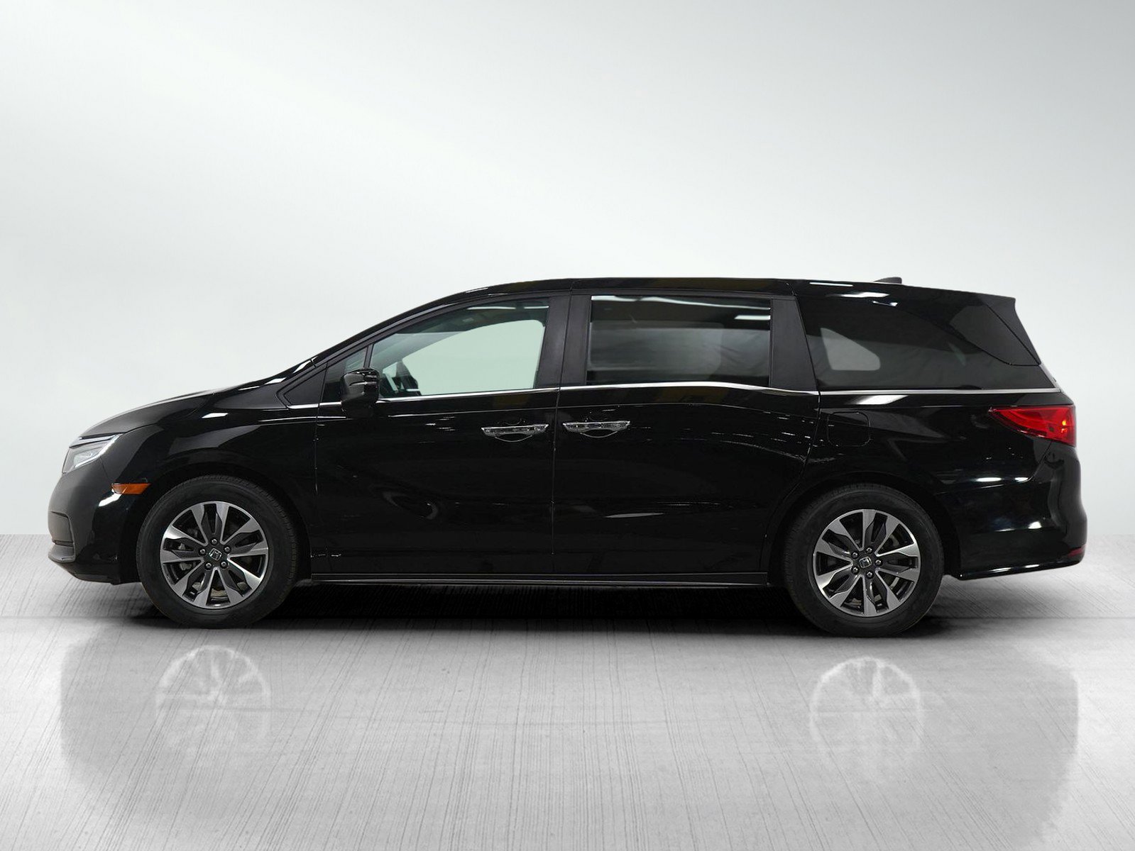 Used 2022 Honda Odyssey EX-L with VIN 5FNRL6H74NB036964 for sale in Burnsville, Minnesota