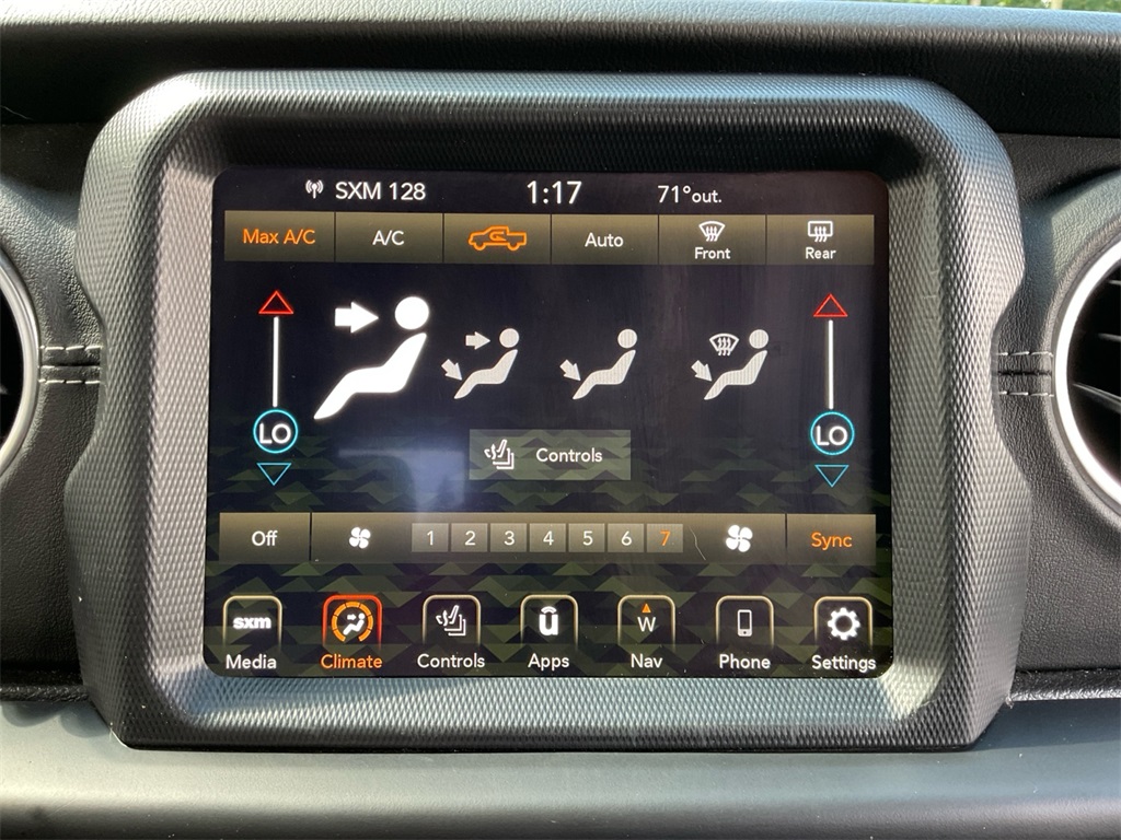 2022 Jeep Gladiator Overland photo 23