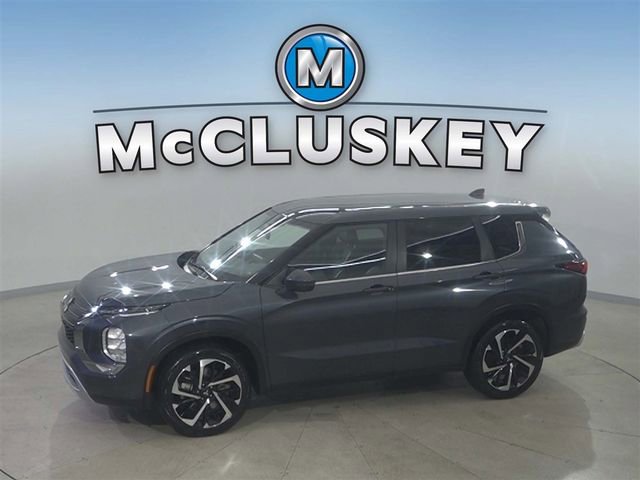 2024 Mitsubishi Outlander SE's photo