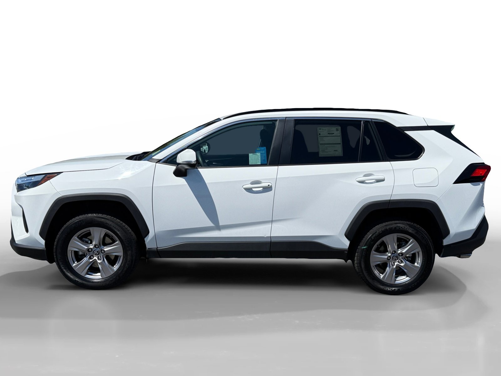 2023 Toyota RAV4 XLE photo 2