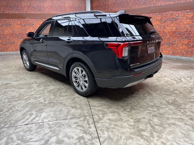 2025 Ford Explorer photo 3