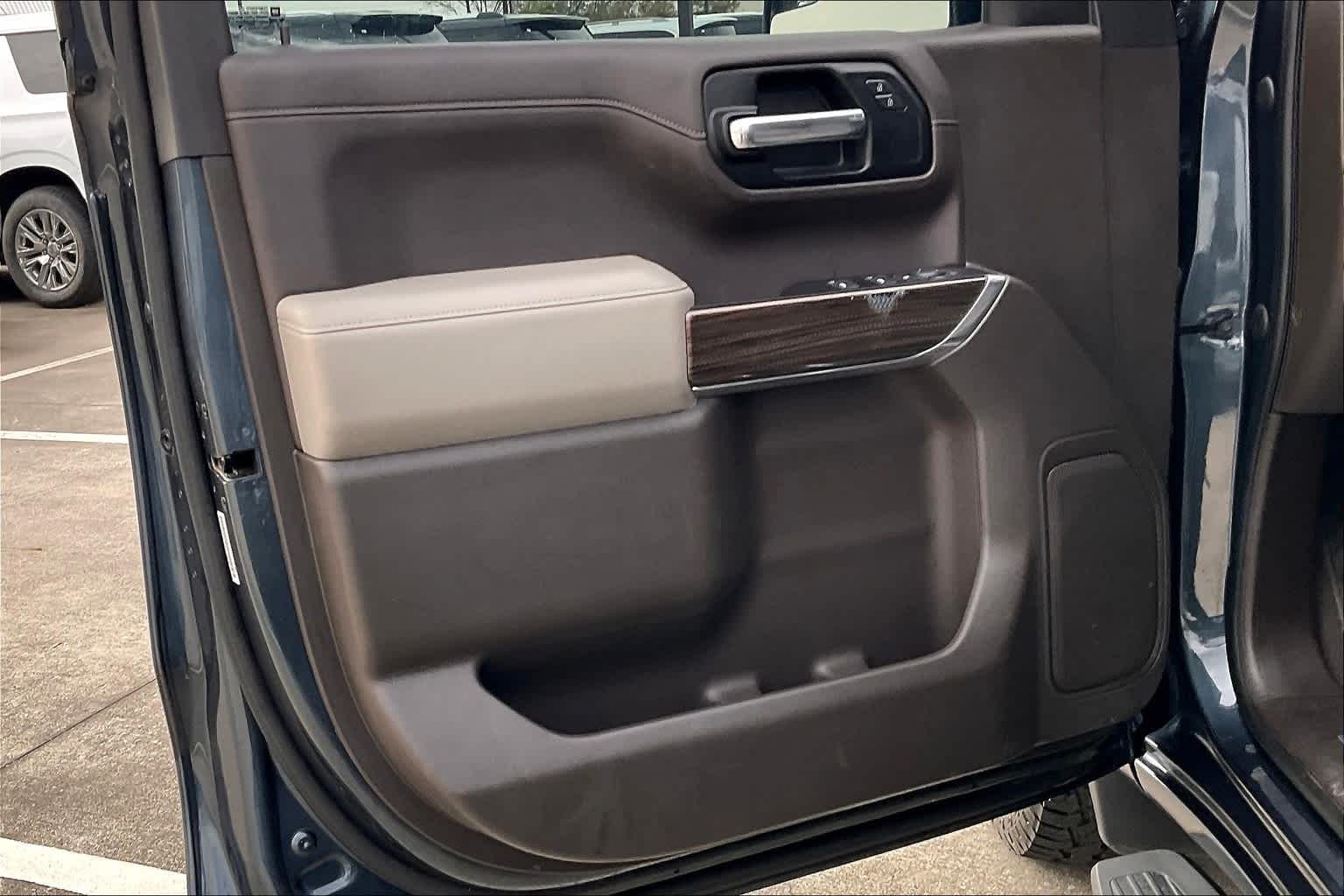 2019 Chevrolet Silverado 1500 LT photo 16
