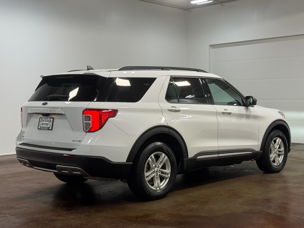 2023 Ford Explorer XLT photo 3