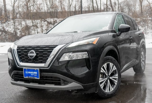 2023 Nissan Rogue SV's photo