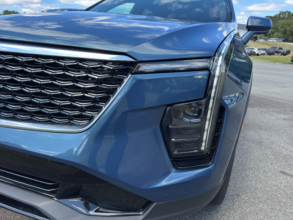 2025 Cadillac XT4 Premium Luxury photo 8