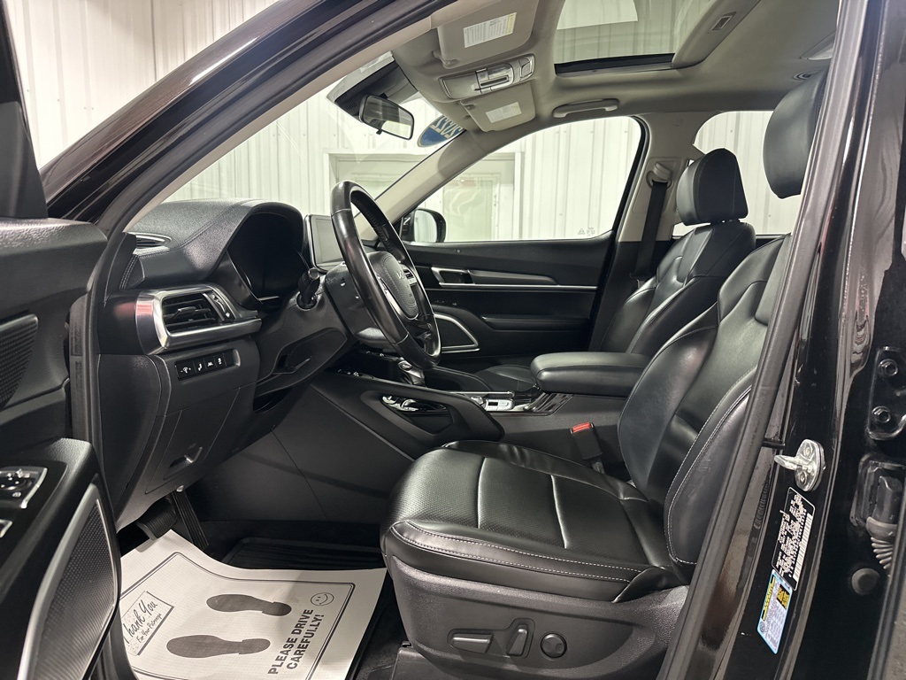 2022 Kia Telluride S photo 12