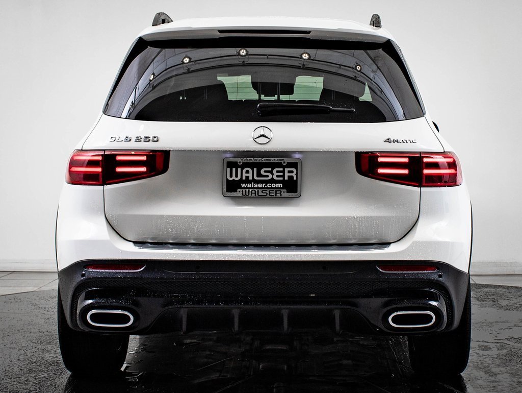 2024 Mercedes Benz GLB 250 4MATIC photo 3