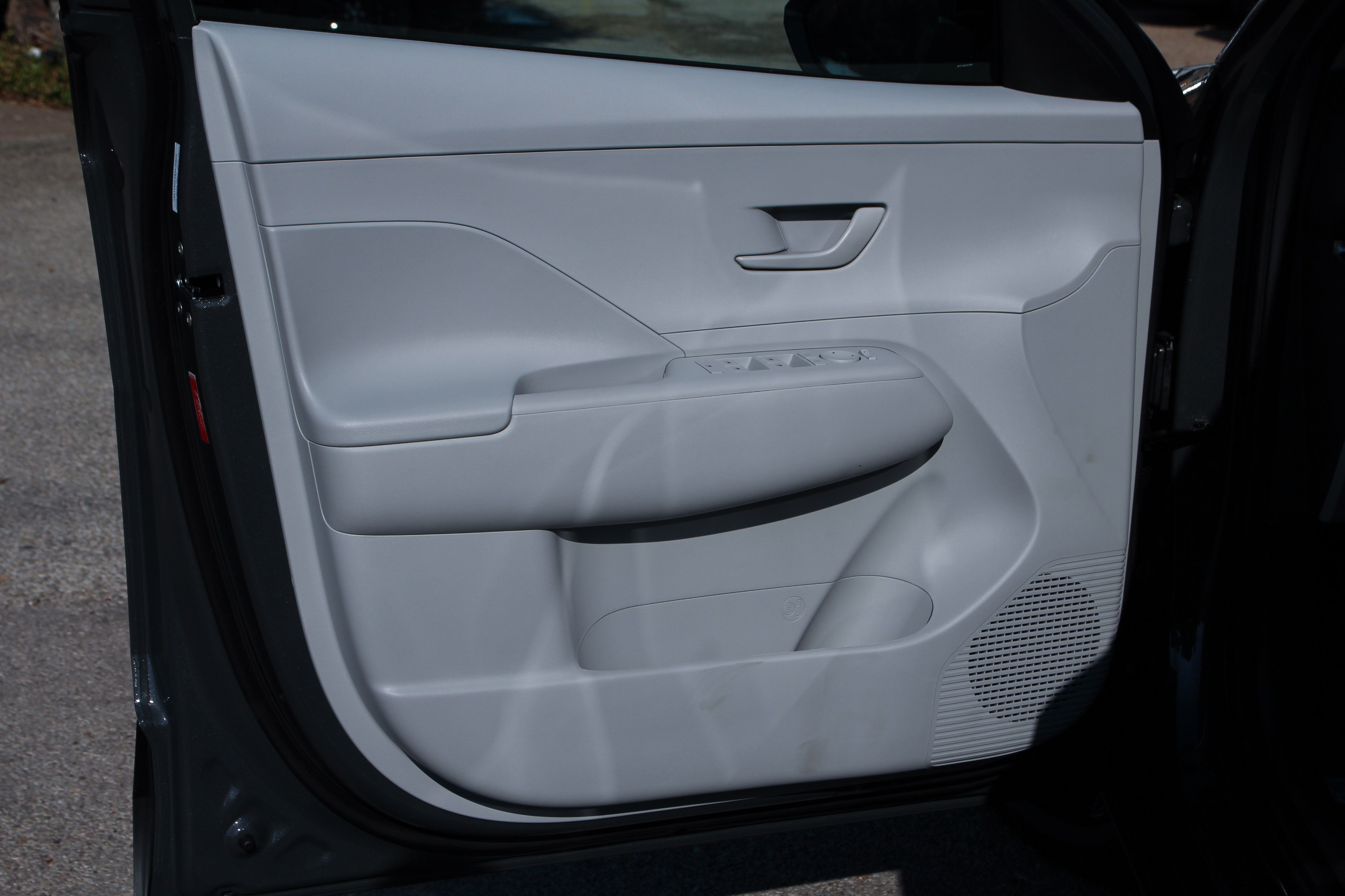 2026 Hyundai Kona SEL photo 9