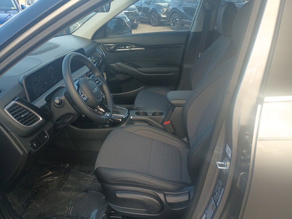 2024 Kia Seltos X-Line photo 8