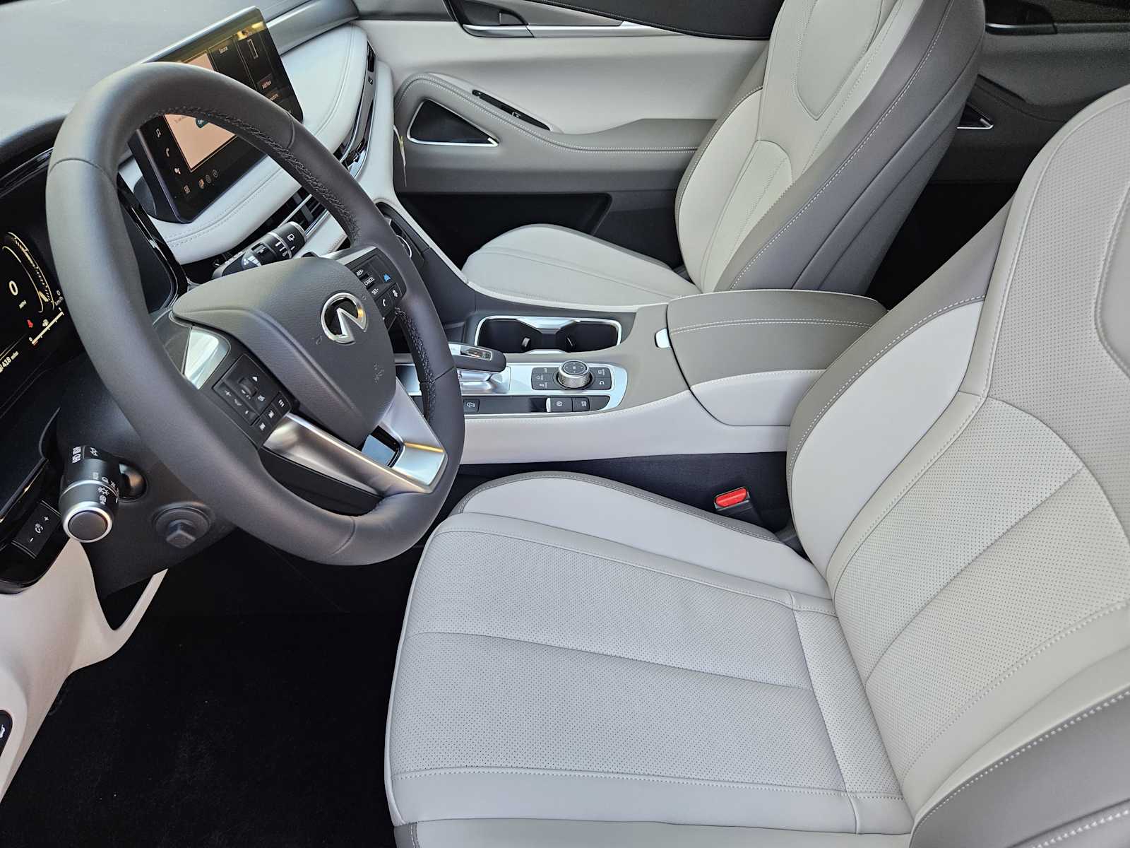 2026 Infiniti QX60 Luxe photo 6