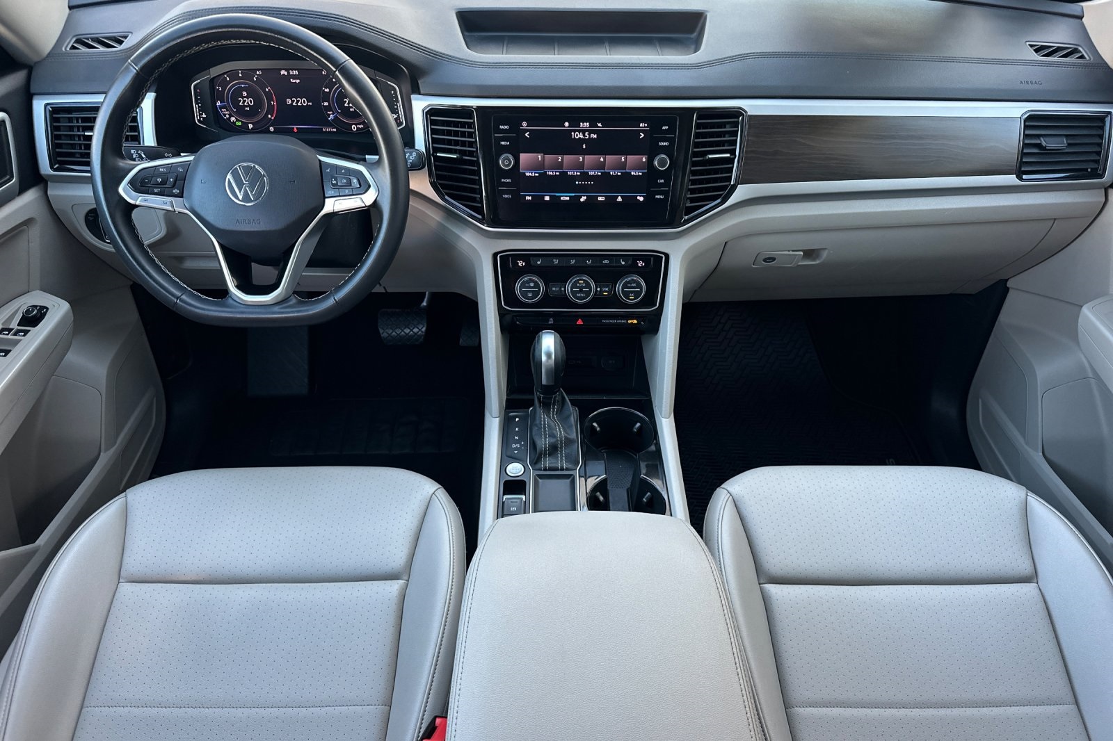 2022 Volkswagen Atlas SE Technology photo 13