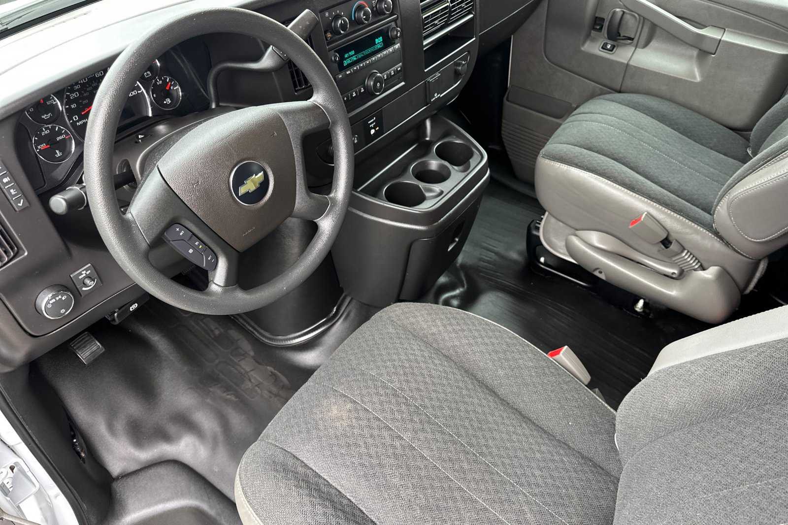 2023 Chevrolet Express 2500 Work Cargo Van photo 9